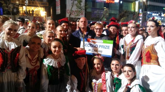 Nagrodzona za Paradę polska grupa Promyki z Waliszewa